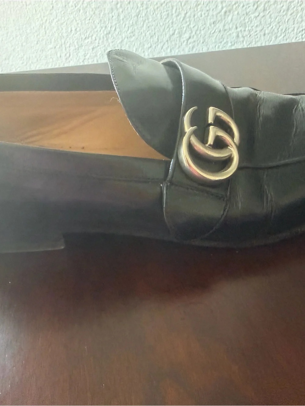 Gucci Black Leather shoe with Silver Double G Buckle